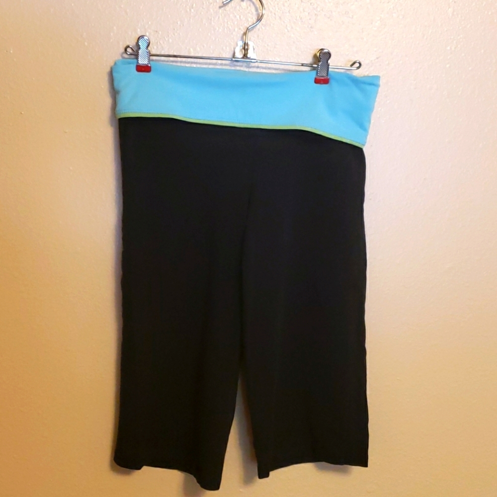 Cropped yoga foldover bottoms